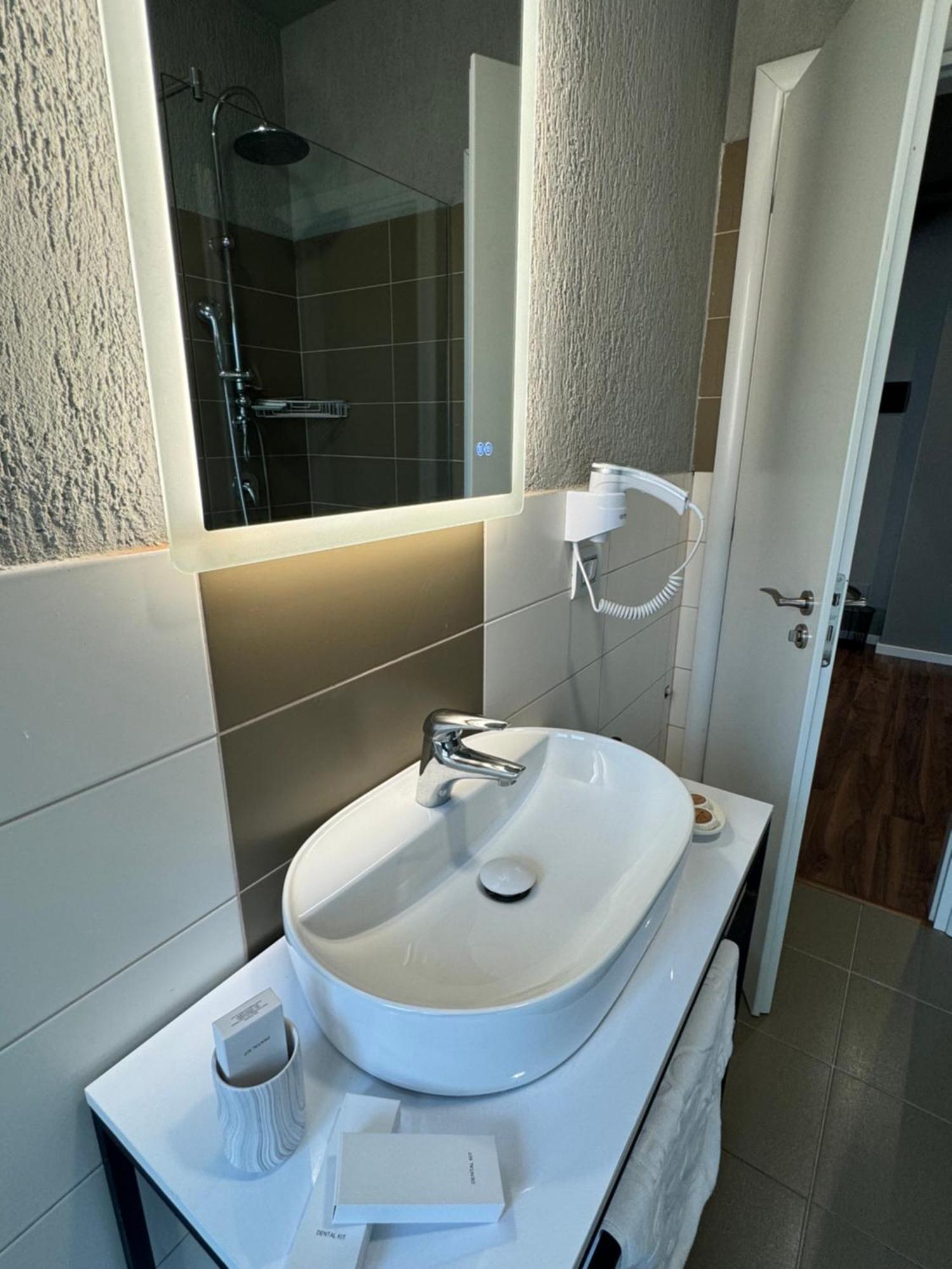 Festim Villa Hotel Vlorë Extérieur photo